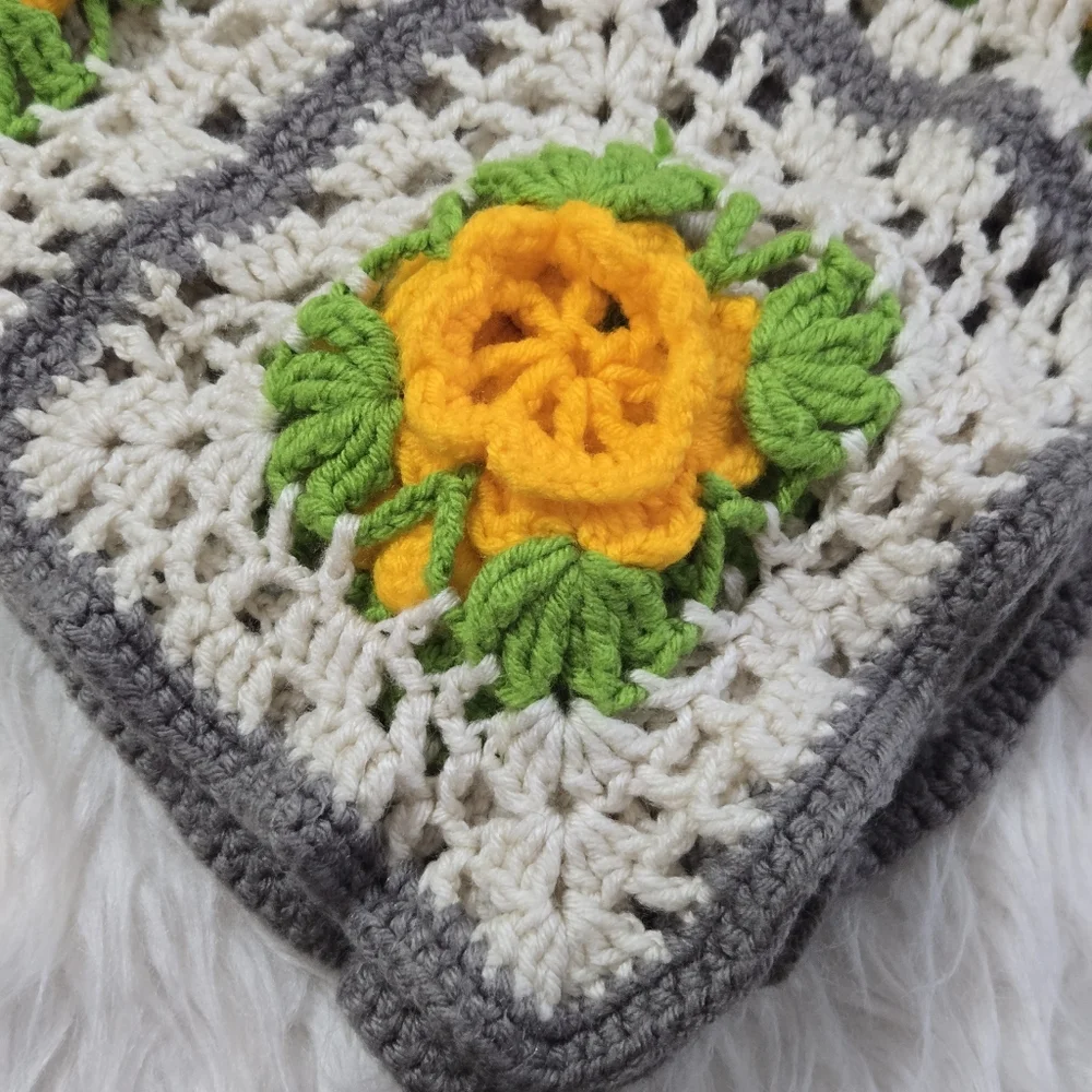 Handmade Crochet Granny Square Blanket‎ 3D Yellow Rose Floral Grey Cream 24x23